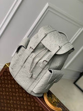 Christopher M23146 32x39x12cm gf (1)
