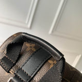 Christopher M82769 14x19x6cm tela monogram (1)