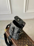 Christopher M82769 14x19x6cm tela monogram (1)